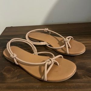 Flat sandals